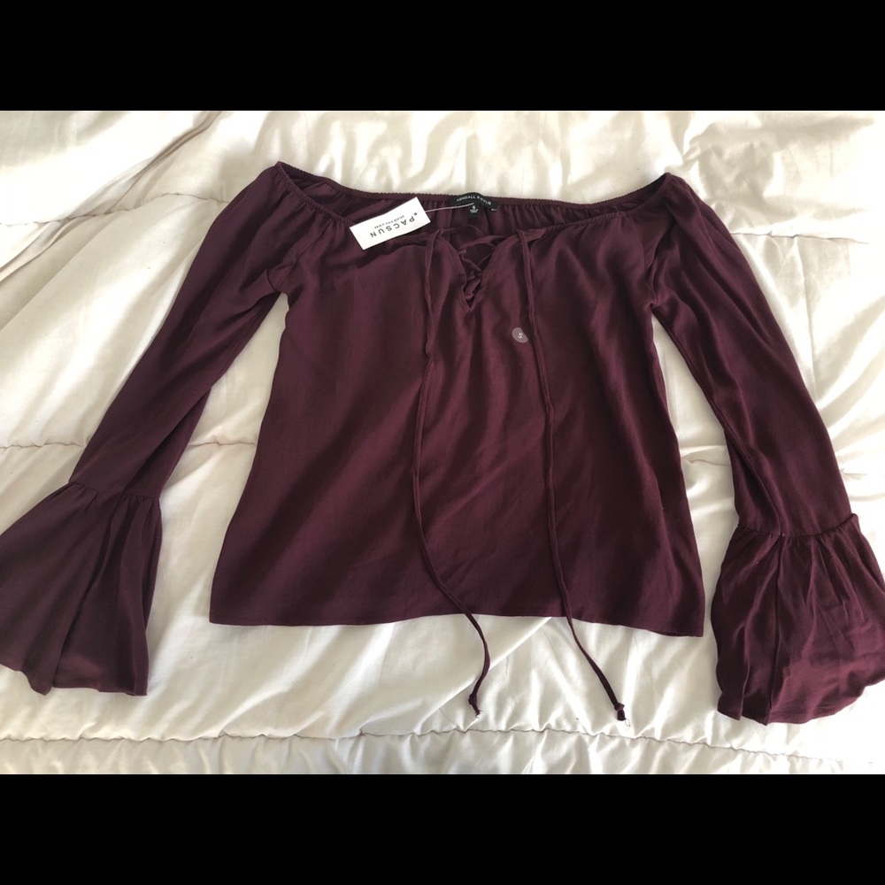 NWT Kendall and kylie off the shoulder top!!